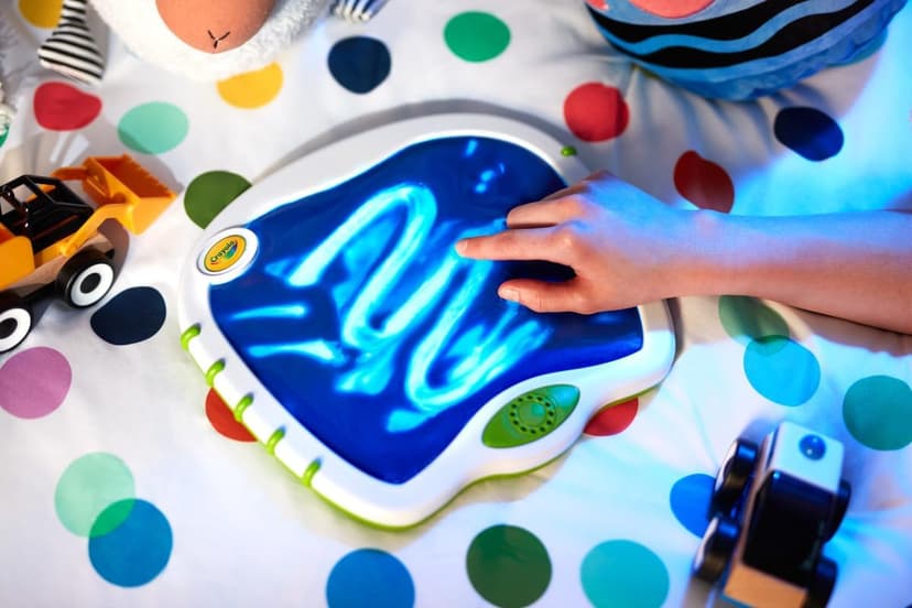 Crayola Toddler Touch Lights, Musical Sensory Toys for Toddlers, Light Up Drawing Pad, Mess Free Painting, Travel Activity, Gift for Toddlers, 2+