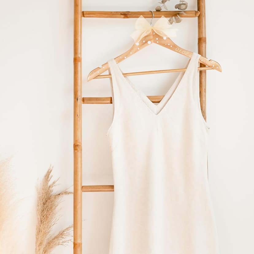 5 Pcs Wedding Bridesmaid Hanger Personalized Name Hanger Natural Wood Hangers with Ribbon Bows Pearls Stickers Transfer Sticker Gifts for Bridal Shower Party Favors DIY Crafts Supplies