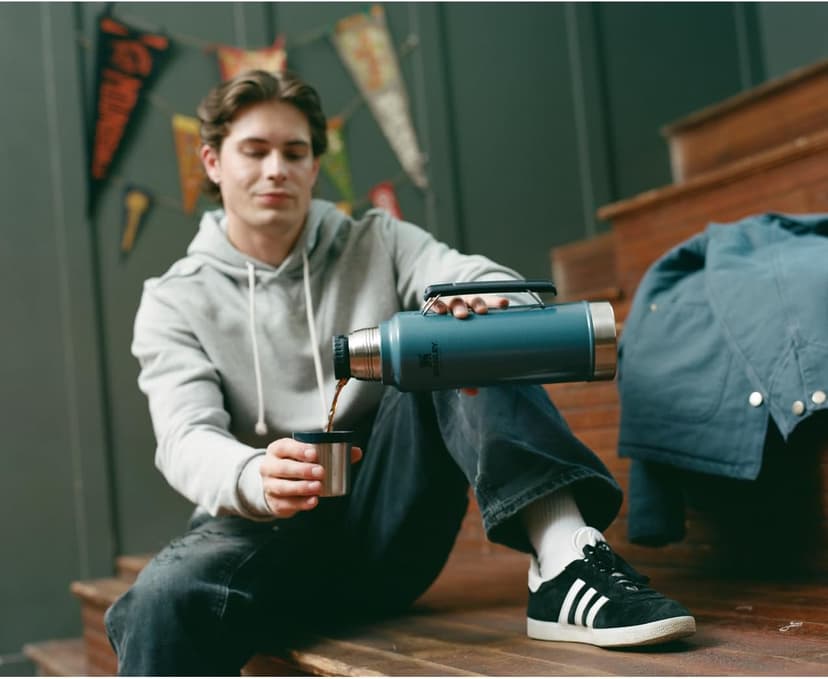 Stanley Classic Legendary Vacuum Bottle