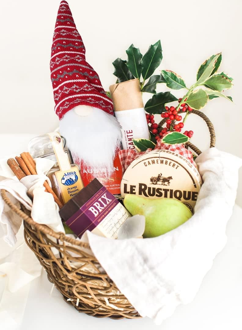 Christmas Wine Bottle Covers, 4 Pack Handmade Gnomes Wine Bottle Toppers Decorative for Holiday Xmas New Year Table Decor Party Gift