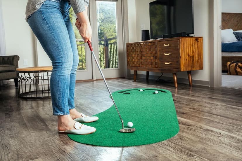 Par Three Golf Putting Green (3' x 9')
