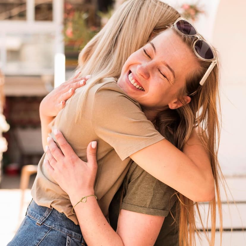 Best Friend Gifts for Women - Forever Love Knot Friendship Bracelets, Friendship Gifts for Women, Gifts for Best Friend Woman, Best Friend Birthday Gifts, Adjustable Bracelet for Christmas