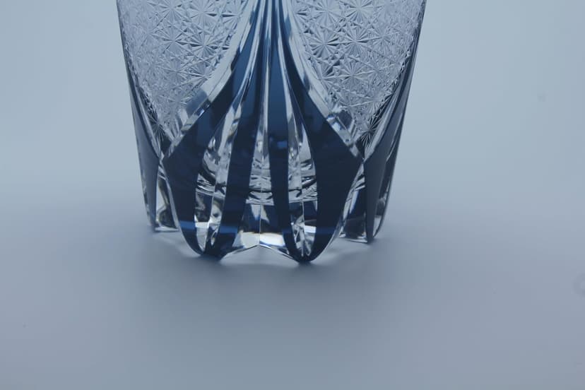 Edo Kiriko Whiskey Glass – Elegant Japanese Style Deep Blue Glass with Chrysanthemum & Flame Motif, Hand-Cut Spirits Tumbler for Whiskey & Cocktails