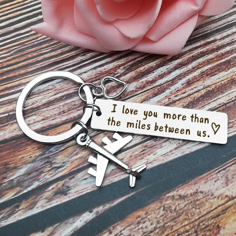Vadaka Couple Keychain Long Distance Relationship Gift for Boyfriend Girlfriend I Love You More Than The Miles Between Us Keyring Couples Jewelry Going Away Gift Brithday Anniversary Valentines Gift