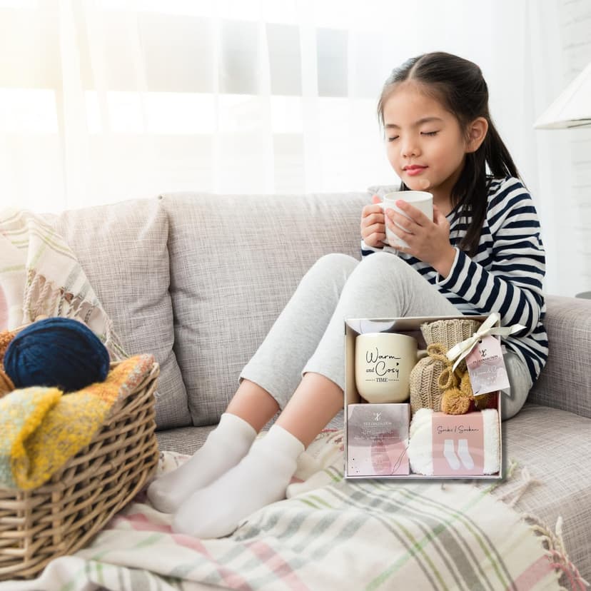 Women Gift Set -Hot Water Bottle, Hot Chocolate Mix, Mini Marshmallows, Mug, Socks, Crushed Candy |Mini Winter Hot Water Bottle With Cover|Cosy Gifts |Women Gifts |Hot Chocolate Gift Sets