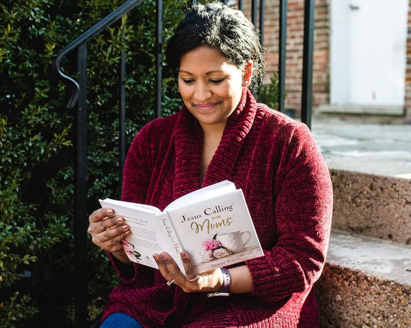 Jesus Calling for Moms, Padded Hardcover, with Full Scriptures: Devotions for Strength, Comfort, and Encouragement (A 50-Day Devotional) - The Perfect Christian Gifts for Women