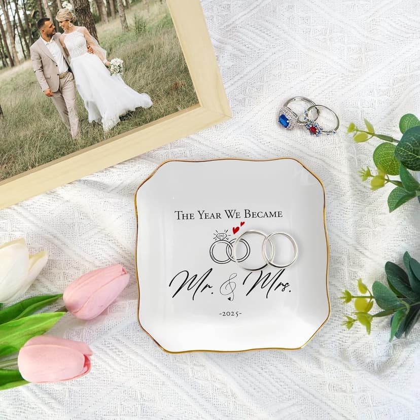 OASSIE Wedding Gifts for Couple 2025 - Mr & Mrs 4"x4" Ceramic Jewelry Dish Tray - Bridal Shower Gifts for Women, Marriage Gift Ideas, Anniversary Engagement Gifts for Couples, Jewelry Holder Dish