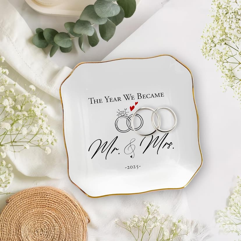 OASSIE Wedding Gifts for Couple 2025 - Mr & Mrs 4"x4" Ceramic Jewelry Dish Tray - Bridal Shower Gifts for Women, Marriage Gift Ideas, Anniversary Engagement Gifts for Couples, Jewelry Holder Dish