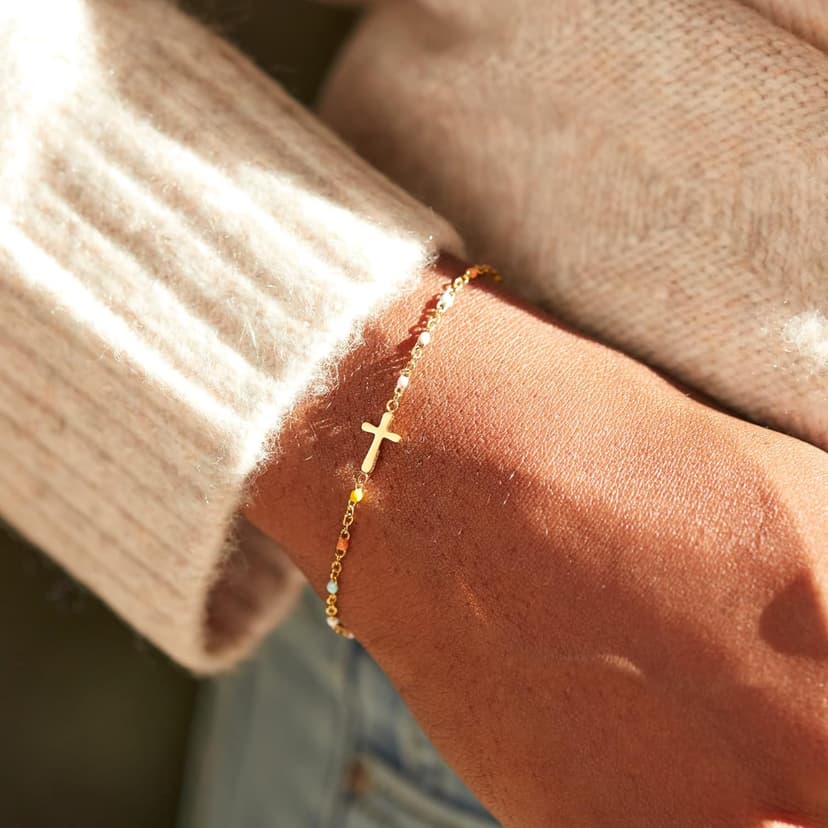 STORYJEWELLERY Cross Bracelet for Women, Religious & Christian Gifts for Women, Confirmation and Baptism Gifts, Encouragement Presents for Sister Daughter and Friend, Christian Jewelry