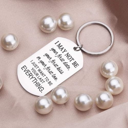 Valentines Day Gifts for Him Her, Couple Keychain Anniversary Birthday Gifts for Women Men Boyfriend Girlfriend Couples Gift Keyring for Women Men Valentines Birthday Wedding Gifts for Husband Wife