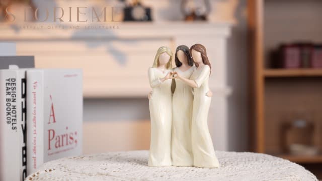 Storieme Storieme Friend Birthday Gifts for Women: Unique 3 Sisters Friendship Resin Figurines Statue - Sister Gift from Sisters - Special Christmas Friendship Day Present for Besties Female