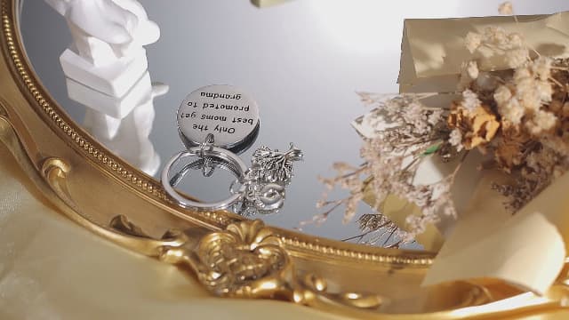 Kivosliviz New Grandma Gift Keychain Grandmother Announcement Gift First Time Grandma Gifts Key Chain