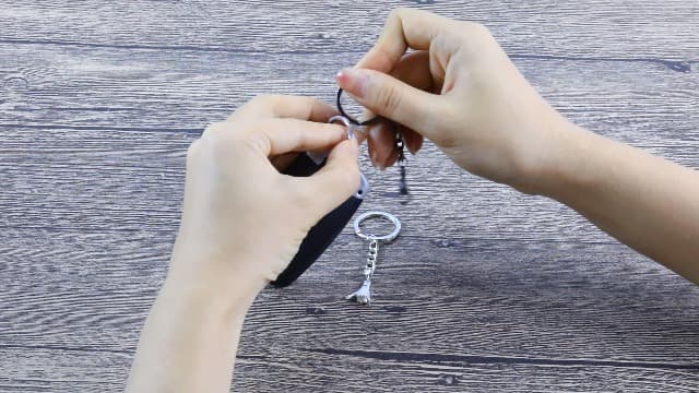 Pinky Promise Gift Matching Couple Gifts Valentines Day Gifts for Him Her Boyfriend Girlfriend Best Friend Matching Keychains for Couples Wife Husband One Year Anniversary Christmas Birthday Gifts