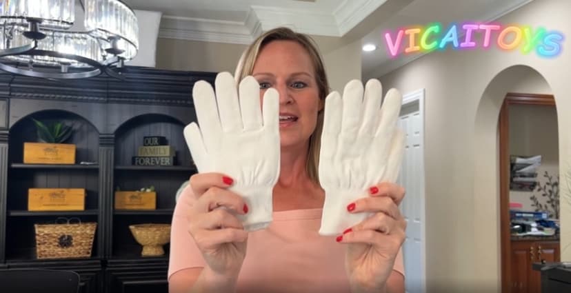 Toys for Ages 8-13 LED Gloves Toys for Boys Age 8-10 Light Up Gloves, Light Up for Kids Birthday Easter Gift Cool Fun Toys for 8-13 Year Old