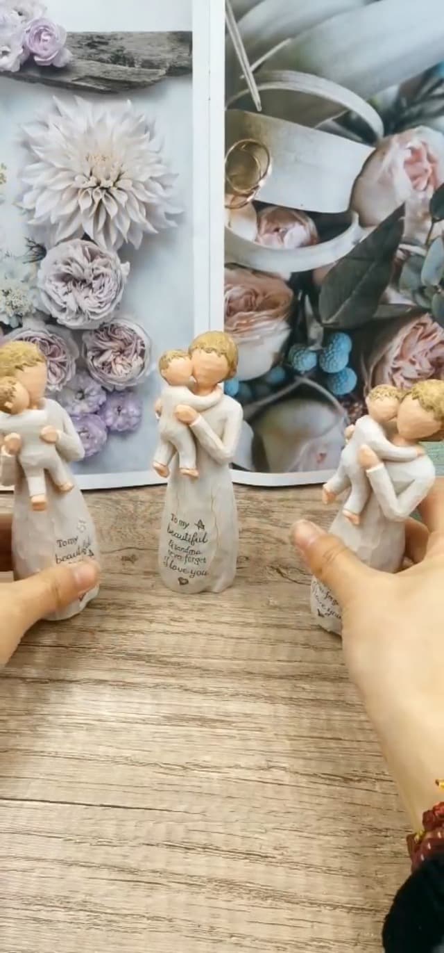 Grandma Gifts, Grandma Birthday Gifts, Gifts for Grandma, First Time Grandma Gifts, Grandmother Gifts for Christmas, Grandma Gifts for Christmas, Sculpted Hand-Painted Figurine