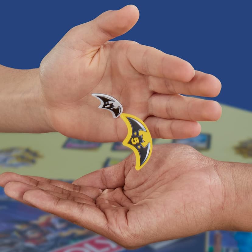 Monopoly Batman Edition Board Game | Monopoly Game for Batman Fans | Ages 8 and Up | 2 to 4 Players | Family Games | Strategy Games for Kids and Adults (Amazon Exclusive)