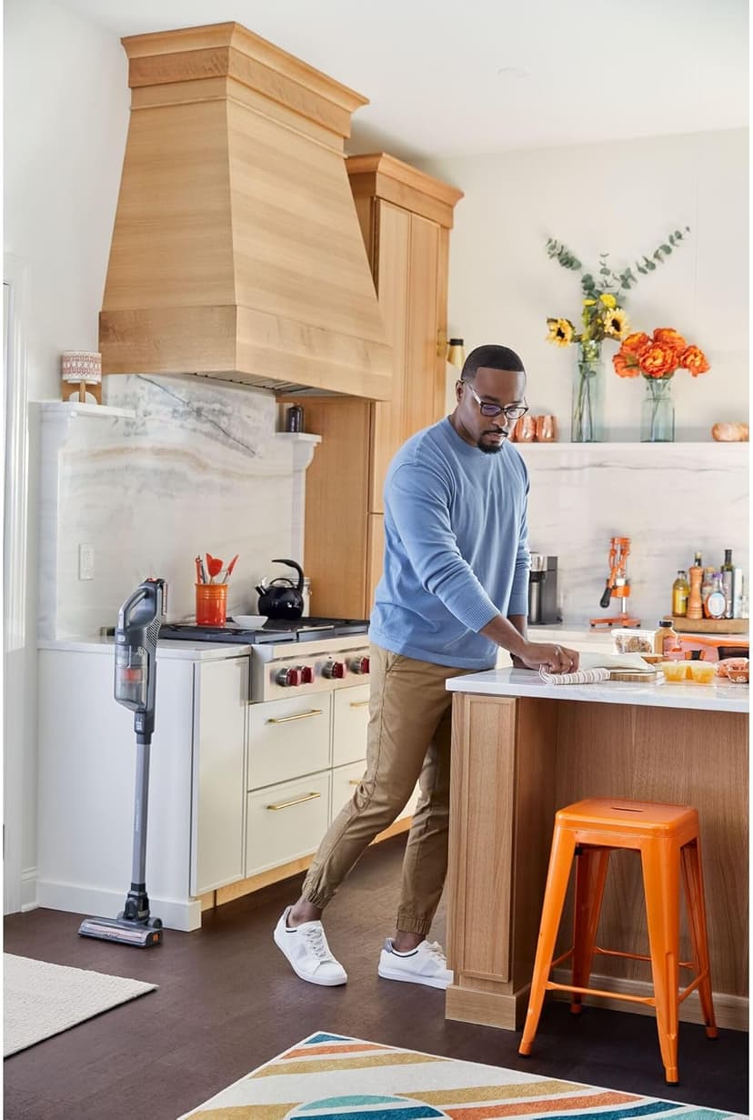 BLACK+DECKER POWERSERIES 20V MAX Cordless Stick Vacuum Cleaner, Household Vacuum Cleaners for Hardwood Floors and Carpet, LED Lights, Detachable, Anti-Tangle, Lightweight, Bagless (BHFEA18D1)