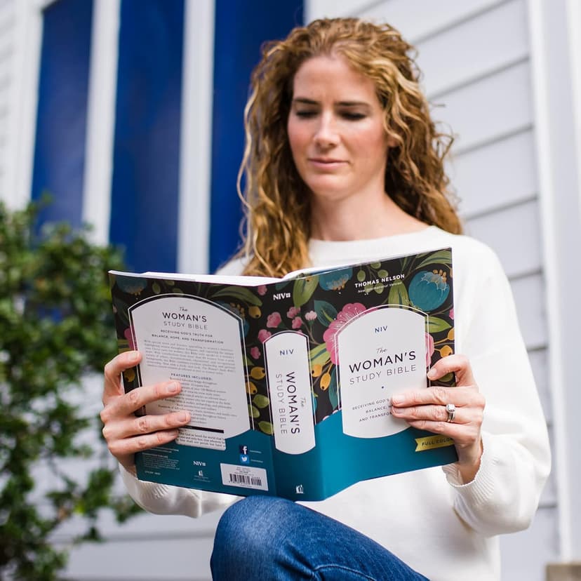 NIV, The Woman's Study Bible, Hardcover, Full-Color: Receiving God's Truth for Balance, Hope, and Transformation