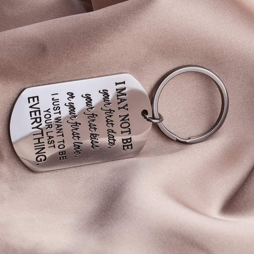Valentines Day Gifts for Him Her, Couple Keychain Anniversary Birthday Gifts for Women Men Boyfriend Girlfriend Couples Gift Keyring for Women Men Valentines Birthday Wedding Gifts for Husband Wife