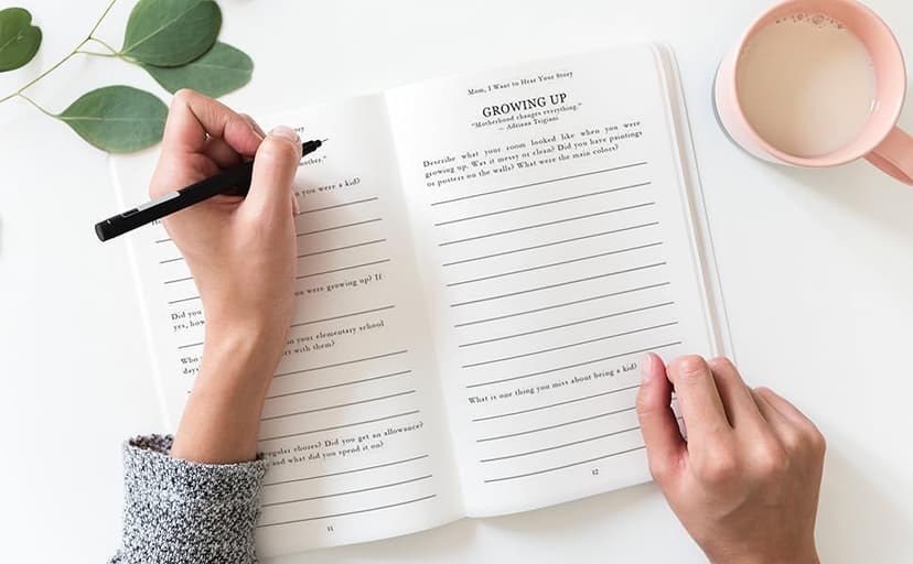 Mom, I Want to Hear Your Story: A Mother’s Guided Journal To Share Her Life & Her Love (Hear Your Story Books)