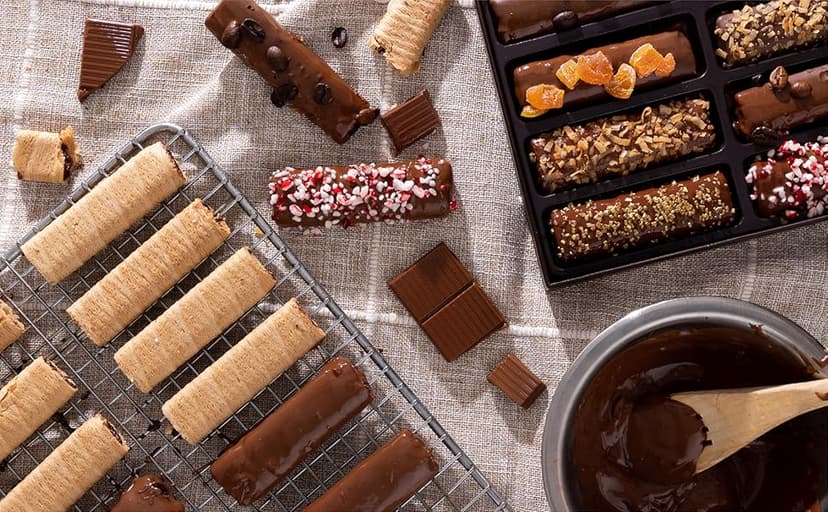 Granny Bellas Christmas Holiday Thanksgiving Gift Baskets, 15 Chocolate Wafers, Gourmet Covered Cookies, Candy Gifts Baskets for Dad , Husband, Son, Grandpa, Father, Food Delivery, Ideas for Him Her Mother, Grandmother