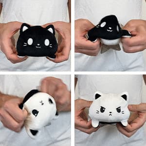 Where's Waldo? Spooky Spotlight Search: (A Halloween Hidden Object Search-and-Find Puzzle Book with a Magic Flashlight to Reveal the Picture - a Perfect Fall Holiday Gift for All Ages)