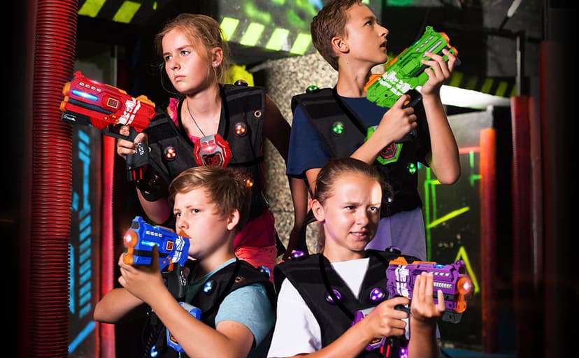Laser Tag Guns Set of 4 Laser Tag Guns with Digital LED Score Display Vests,Gifts for Teens and Adults Boys & Girls,Adults and Family Fun,Gift for Kids Ages 8 9 10 11 12+Year Old Boy
