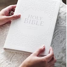 Christian Art Gifts Sage Green Floral Ceramic Coffee Mug – 15 oz. Microwave and Dishwasher-safe Inspirational Scripture Coffee and Tea Mug for Friends with Bible Verse: Sweet Friendship –Proverbs 27:9