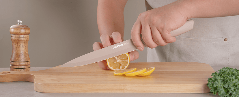 Astercook Knife Set, 13 Pieces Kitchen Knives Set with Healthy Anti-Rust Coating, Dishwasher Safe, Stainless Steel Chef Knife Sets with 6 Blade Guards, Perfect Holiday Gifts for Kitchen