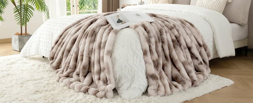 Touchat Luxury Faux Rabbit Fur Throw Blanket for Couch, Super Heavy Warm Cozy Fuzzy Blanket for Sofa Bedroom Living Room, Ultra Soft Fluffy Reversible Plush Blanket for Home Decor Gifts,Cream White
