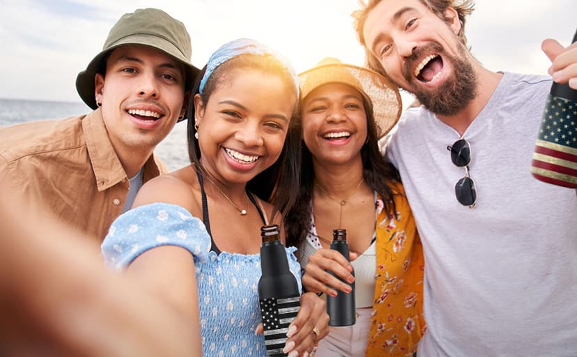 Stepstall Can Cooler Beer Bottle Holder with Beer Opener, 4-in-1 Design Slim Can Beer Bottle Insulators, Double Walled Stainless Steel Insulated, 12 OZ Beer Gifts for Men Father(Black American Flag)