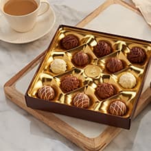 Lindt Mini Pralines, Assorted Chocolate Pralines with Premium Filling, Perfect for Mother’s Day Gifting, 6.2 oz Box