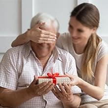 Bourbon Whiskey Gifts for Men Dad - Cocktail Smoker Kit with Torch, Birthday Anniversary Unique Gifts for Dad Boyfriend Husband Grandpa, Smoked Bourbon Kit, Mens Gifts Ideas