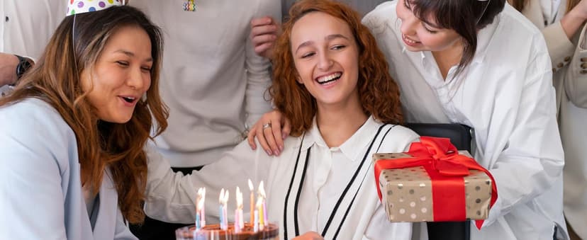 60PCS Pre-Written Friendship Messages in a Bottle, Bestfriend Birthday Gifts for Women Sister Bestie, Cute Capsule Messages in Plastic Jar Long Distance BFF Gifts