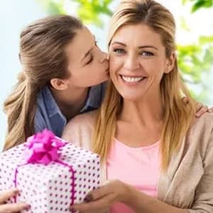 POWER WING Mom Necklace for Women Mom I Love You to The Moon and Back Moon Star Pendant Necklace Birthday Presents for Mom Mothers Gifts from Daughter Son