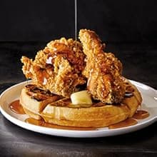 From Crook to Cook: Platinum Recipes from Tha Boss Dogg's Kitchen (Snoop Dogg Cookbook, Celebrity Cookbook with Soul Food Recipes) (Snoop Dog x Chronicle Books)