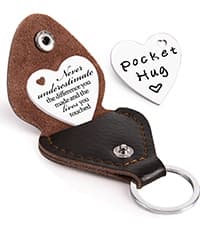 Qunrwe Pocket Hug Token,Long Distance Gifts Keepsake,Double Sided Inspirational Thinking of you Gift with Leather Keychain