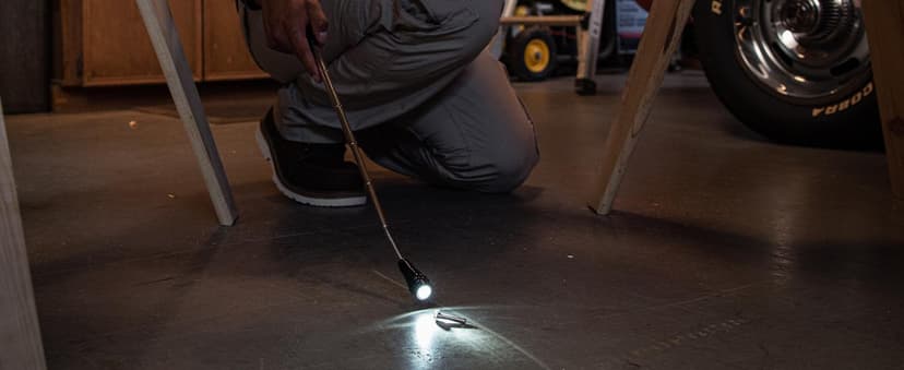 RAK Magnetic Pickup Tool Gifts for Men - Telescoping Magnet with LED Flashlight and 22 Inches Extendable Neck, Cool Magnetic Flashlight Gifts for Dad, Husband, Grandpa, Handyman