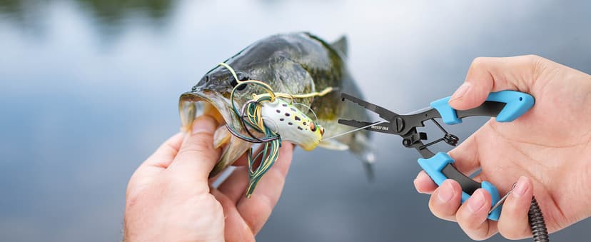 Mossy Oak Fishing Tools Kit- Fishing Plier, Fish Lip Gripper, Multifunctional Fishing Hook Remover with Lanyards Sheath, Saltwater Resistant Fishing Accessories & Equipment, Fishing Gifts for Men