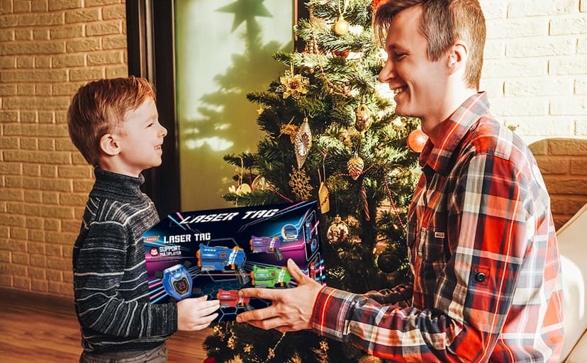 Laser Tag Guns Set of 4 Laser Tag Guns with Digital LED Score Display Vests,Gifts for Teens and Adults Boys & Girls,Adults and Family Fun,Gift for Kids Ages 8 9 10 11 12+Year Old Boy