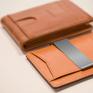 BULLIANT Men Wallet, Slim Leather Wallet Front Pocket Card Holder Gift For Men 11 Slots RFID Blocking