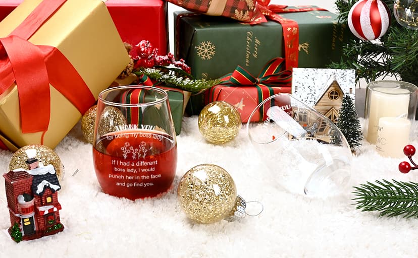 Futtumy Boss Lady Gifts, Bosses Day Gifts for Women, Thank You for Being My Boss Lady Wine Glass, Funny Boss Day Gift Office Christmas Birthday Retirement Gift for Women Manager, 17 Oz