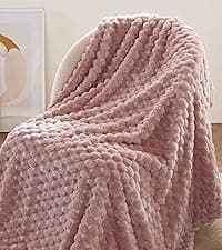 Bedsure Sage Green Throw Blanket for Couch - Checkered Fleece Blankets Gifts for Women Men Girls, Cute Soft Cozy Throw for Bedroom Home Decor Gifts, 50x60 Inches