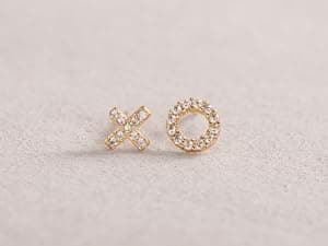 HAPPY LOLLI Birthday Gift for Tween & Teen Girls – 8 Wrapped Gifts with Empowering Tasks – Perfect for Christmas & Birthdays