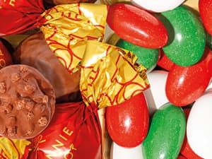 Christmas Chocolate Gift Basket– Holiday Ornament Gift Box with Assorted Christmas Candy – Holiday Food Gift Idea for Men, Women, Family, Corporate- Bonnie & Pop