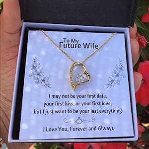 Daughter in Law Gifts Necklace From Mother in Law To My Bonus Daughter Honor Pendant Jewelry with Message Card and Box (Standard Box, Honor Gift Set)