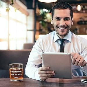 Futtumy Let’s Keep The to A Minimum Today Whiskey Glass, Funny Whiskey Gifts for Men Friends Dad Coworker Him BFF, Novelty Gifts for Birthday Christmas Housewarming Retirement Graduation, 10Oz