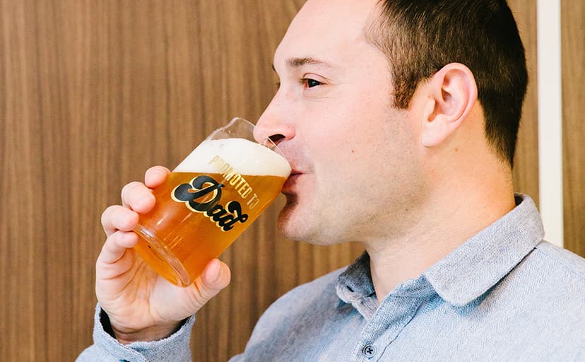 Pearhead Promoted to Dad Beer Glass for Dads to Be, Father's Day, Grandpa Gift, New Dads or Father’s Day, Fatherhood Pint Glass, Bar Accessory, Novelty Dad Accessory, 16oz